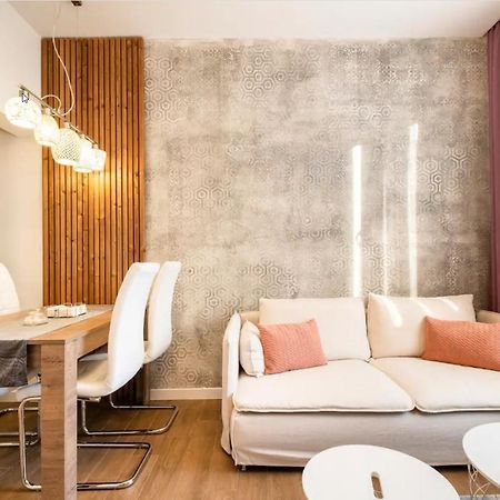Stylish 1Bdr Central Apartment София Экстерьер фото