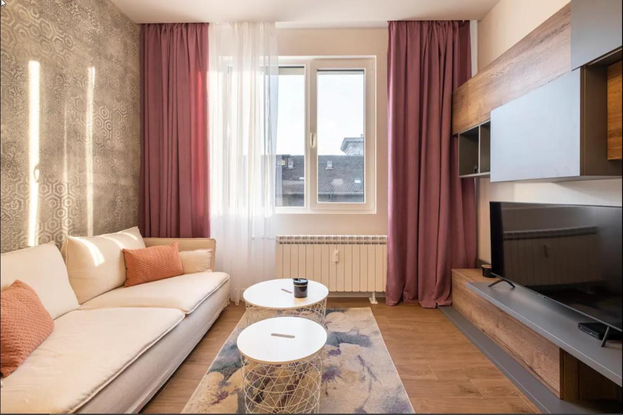 Stylish 1Bdr Central Apartment София Экстерьер фото